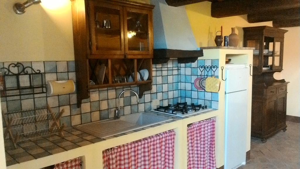 Casale Poggio Colpiccione Apartamento Passignano sul Trasimeno Exterior foto