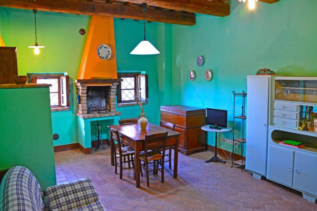 Casale Poggio Colpiccione Apartamento Passignano sul Trasimeno Exterior foto